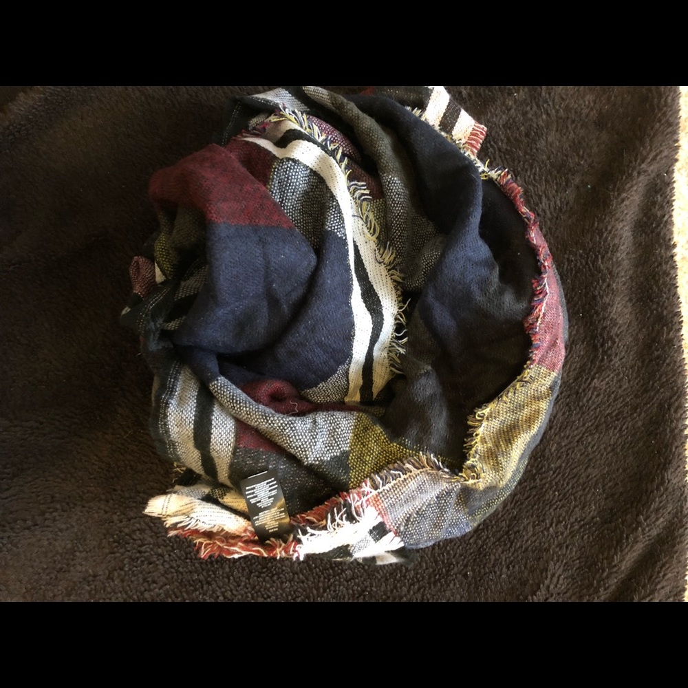 Super Cozy Dark Blue, Green, and Red Blanket Scarf